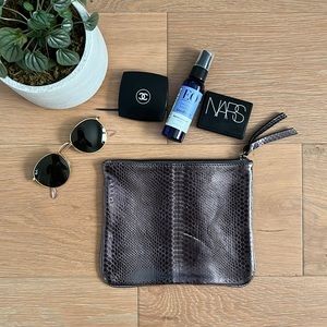 CYNTHIA VINCENT Reptile Print Metallic Grey/Silver Clutch, Cosmetic Pouch Bag